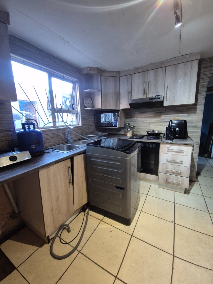 2 Bedroom Property for Sale in Zwide Eastern Cape